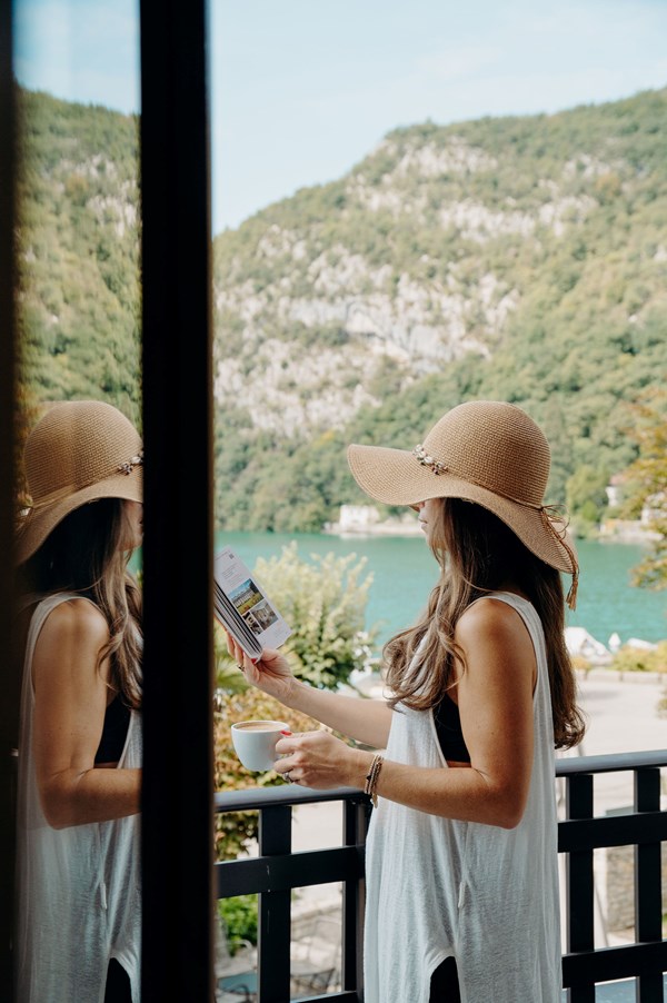 Romantic Getaway on Lake Annecy: Ideas for a Couples’ Escape